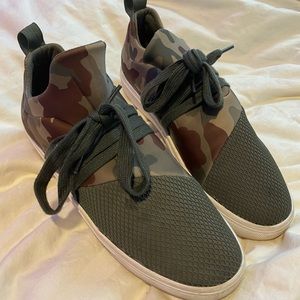 Steve Madden Sneakers